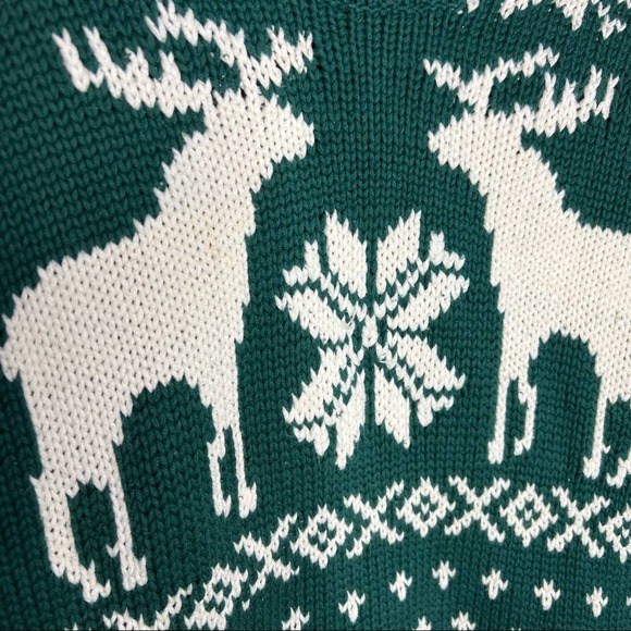 Gap Christmas Sweater - Picture 2 of 5